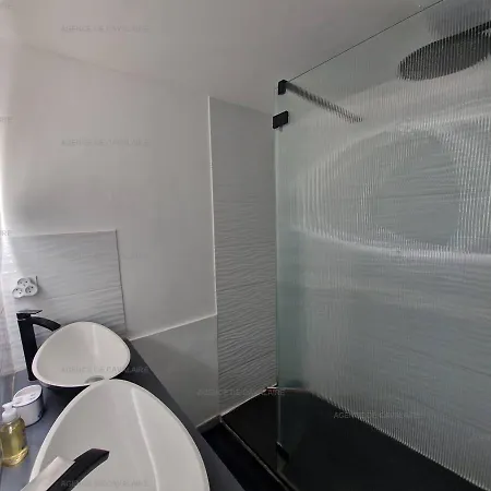 Appartement Rénové 2 Avec Clim, Wifi, Et Parking à - Fr-1-100-308 *